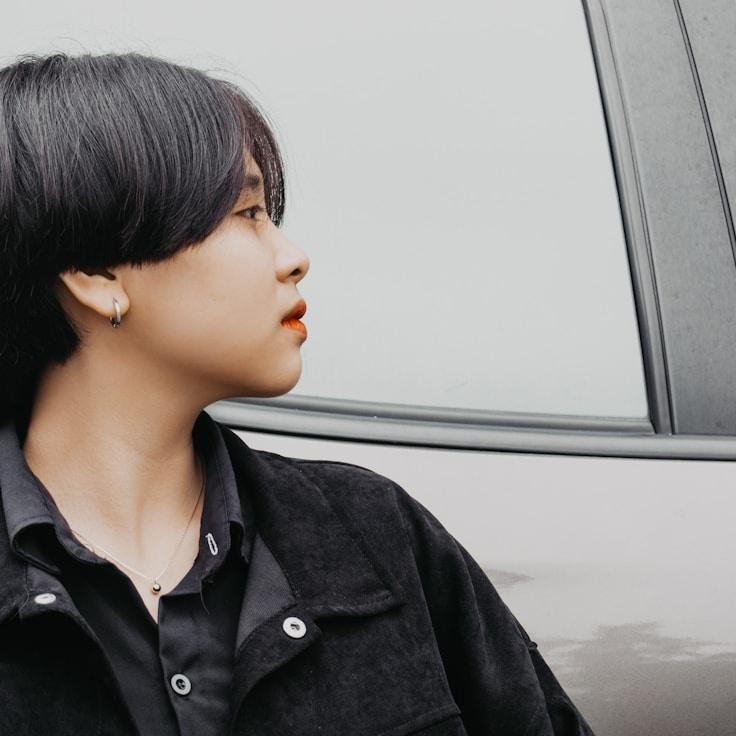 Aria Kapoor, Client Relations Director, discussing corporate gifting strategy with business clients